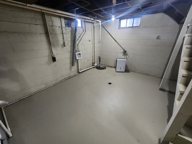 Building Photo - 728 Concord Ave