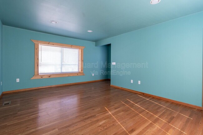 Building Photo - 421 N Emporia Ave