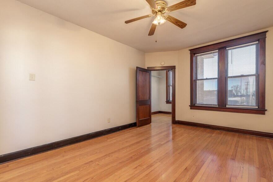 Building Photo - 4989 Arsenal St