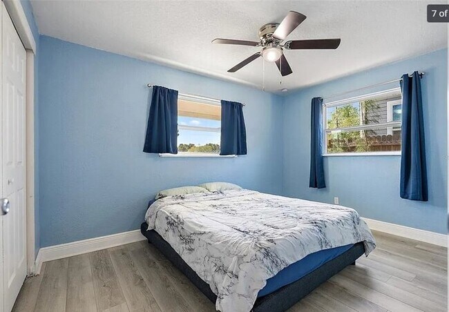 Building Photo - Home For Rent in St Petersburg!