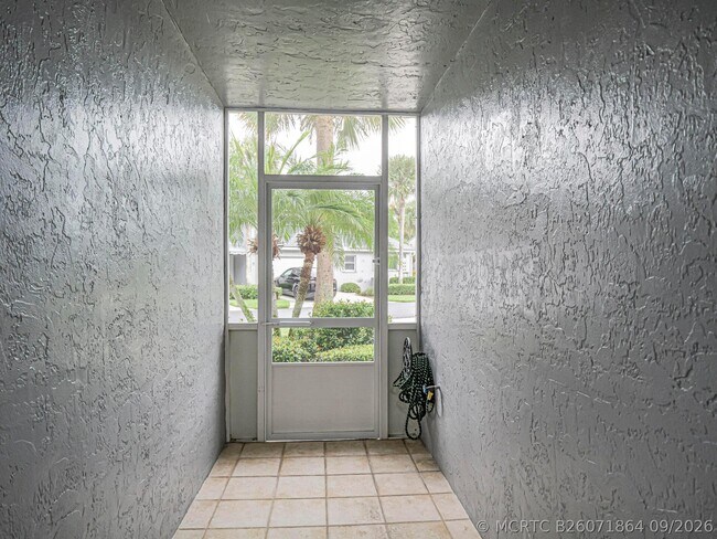 Building Photo - 4949 N Hwy A1A