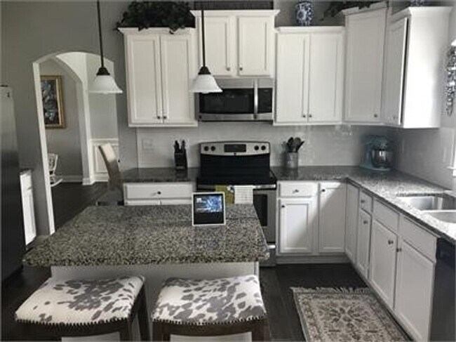 Building Photo - Carolina Lakes Gated Community!!