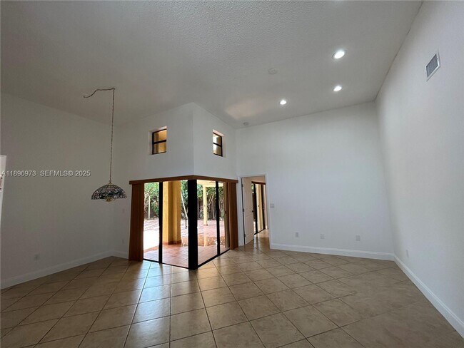 Building Photo - 8910 SW 4th Ln