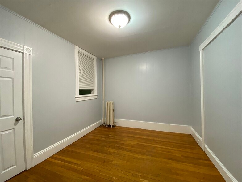 Building Photo - 884 Huntington Ave