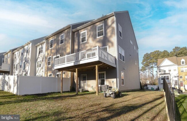 Building Photo - 23856 Myrtle Glen Way