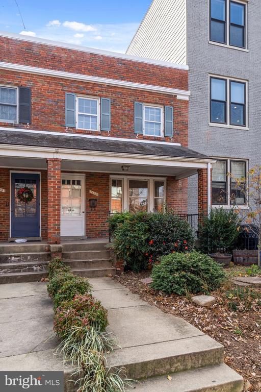 Building Photo - 1403 K St SE