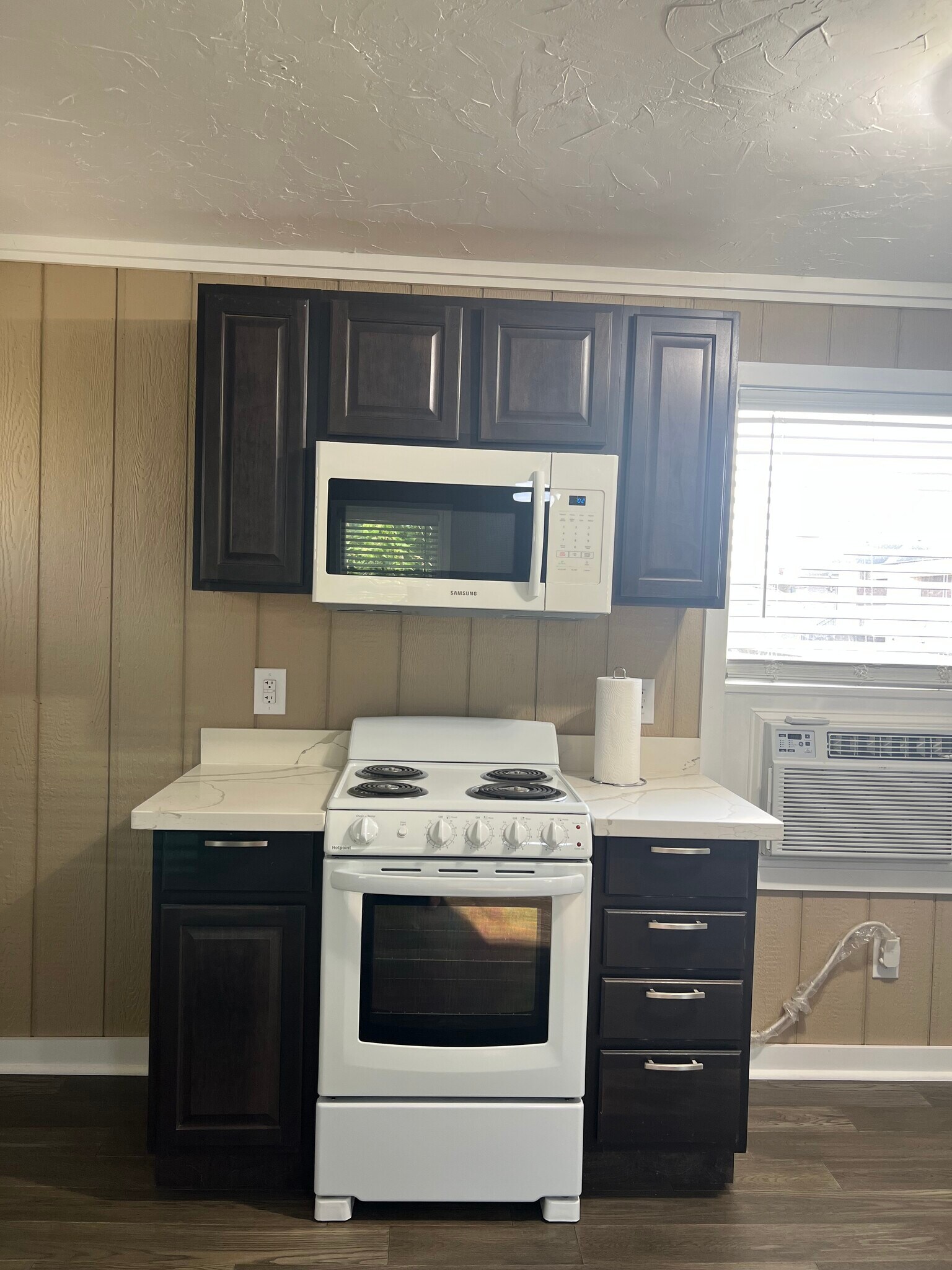 Building Photo - 2210 Broadway St