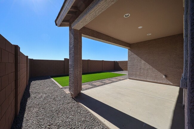 Building Photo - Recently Build 4-Bedroom Home in Goodyear with Upgrades & Resort-Style Amenities