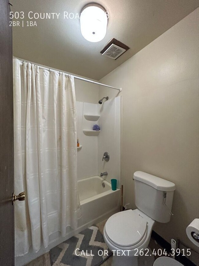 Building Photo - 2 Bedroom Upper Apartment @ Creekside Apar...