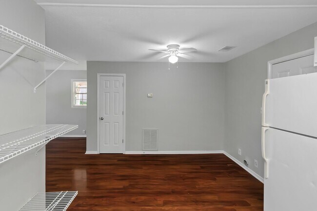 Building Photo - Don’t Miss Out! Look, Lease, and Live Spec...