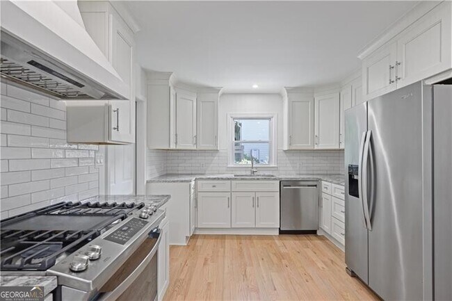 Building Photo - 1967 Sumter St NW