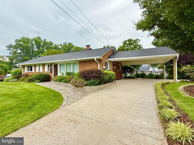 Building Photo - 5413 Ives Pl