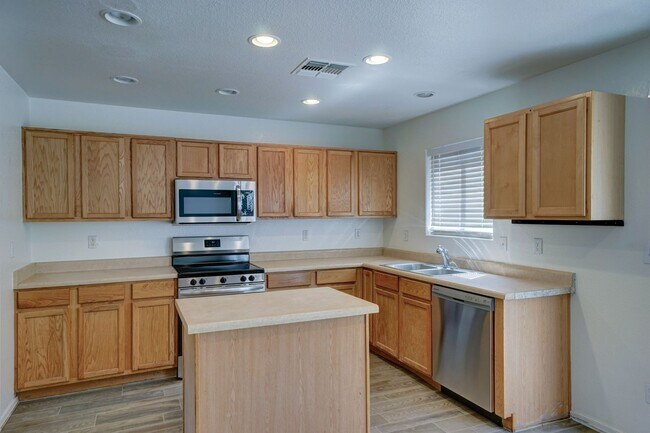 Building Photo - AVAILABLE NOW!!! Oversized Bedrooms in Johnson Ranch