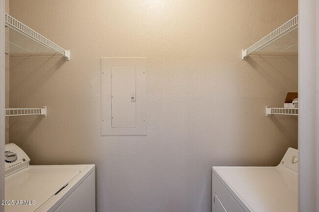 Building Photo - 5401 E Van Buren St