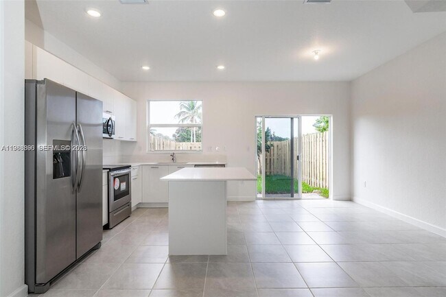 Building Photo - 12313 NW 23rd Ct