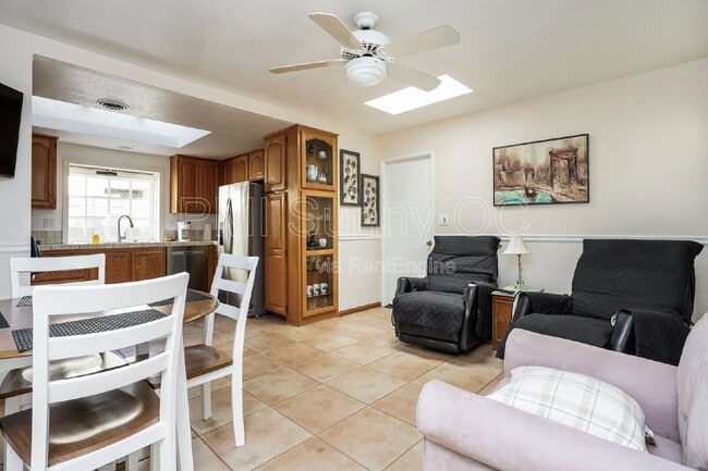 Building Photo - 9379 Esther St