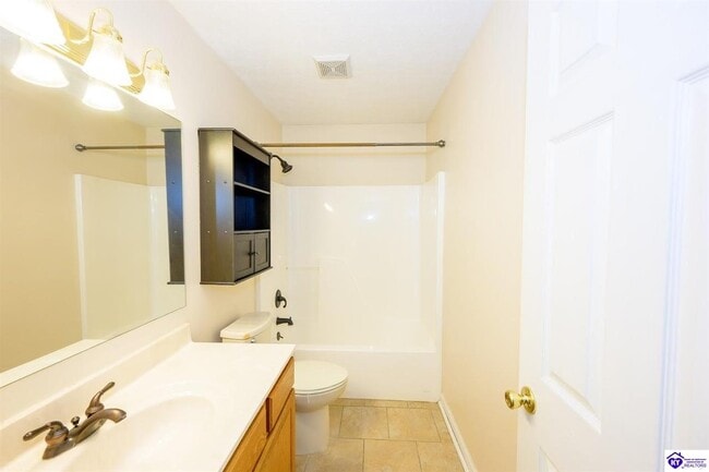 Building Photo - 1802 Oriole Dr