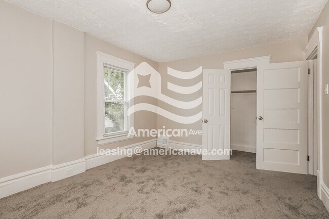 Building Photo - 128 Hollinger Ave