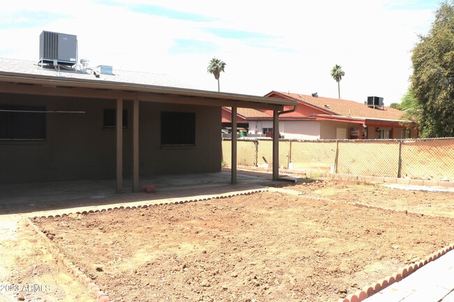 Building Photo - 3544 W Charleston Ave
