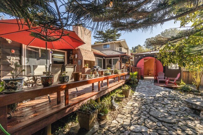 Building Photo - 530 Rockaway Beach Ave