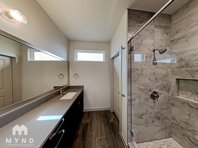 Building Photo - 9717 Evening Canopy Dr