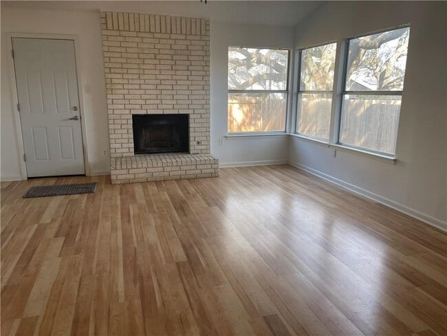Building Photo - 4506 Pelham Dr