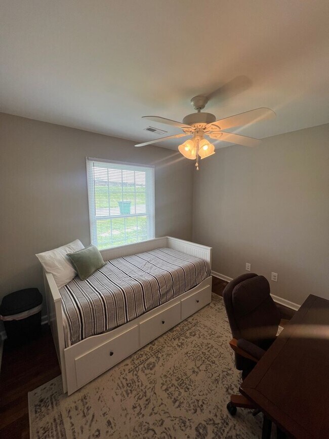 Building Photo - 3 bedroom/1 bathroom home in Central, SC