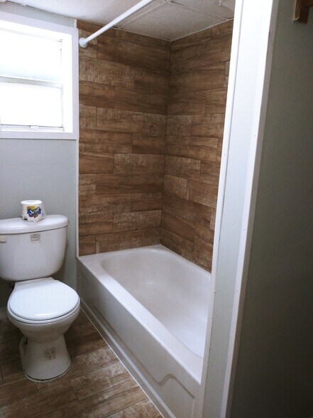 Building Photo - 7107 Arlet Dr