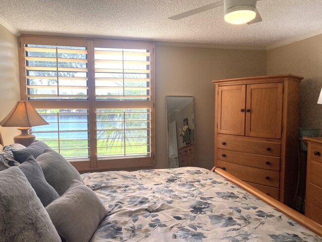 Building Photo - 14 Royal Palm Way