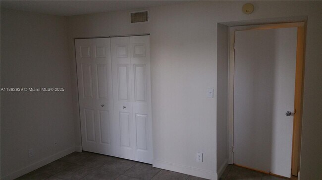 Building Photo - 7640 Westwood Dr