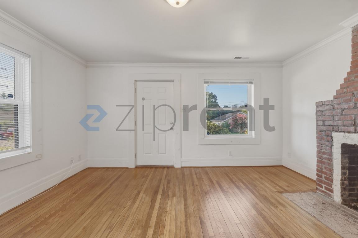 Building Photo - Unit Apt B