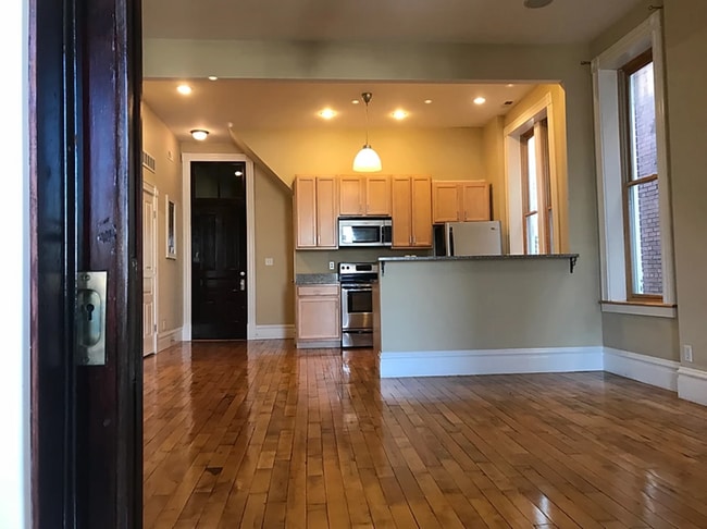 Building Photo - 3407 California Ave