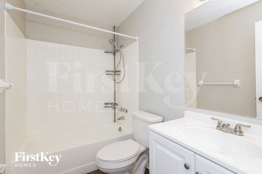 Building Photo - 1095 Sunshine Way SW