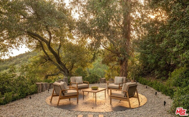 Building Photo - 12752 Mulholland Dr