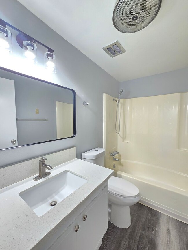 Building Photo - For Rent: Spacious 4-Bedroom / 3 Full bathrooms /  Home with Covered Patio & Modern Upgrades