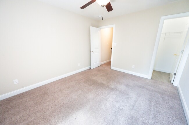 Building Photo - 114 Meadow Way