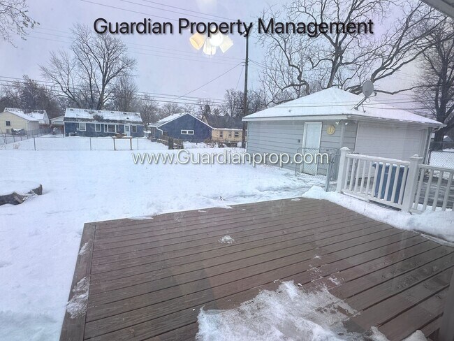 Building Photo - Richfield Single Family Home, Fenced Yard, 2 Car Garage, Dishwasher