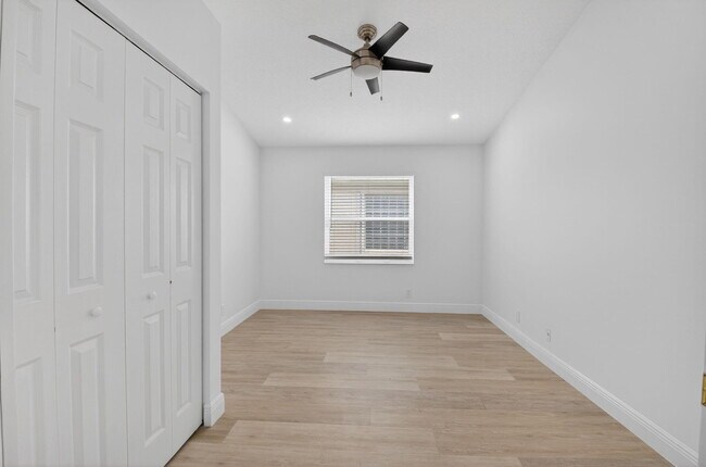 Building Photo - 11728 Dove Hollow Ave