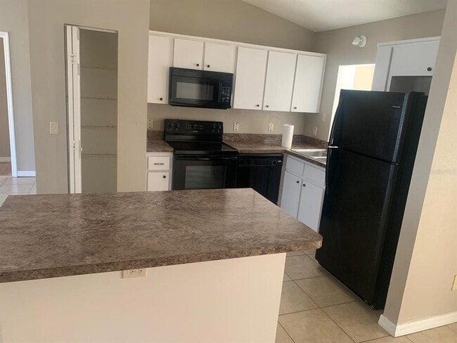 Building Photo - 254 Marion Oaks Manor