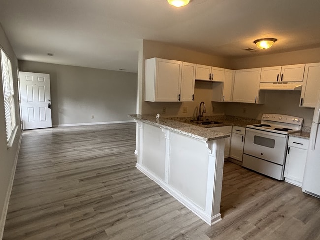 Building Photo - Great 2Br 1Ba Dorchester II School District