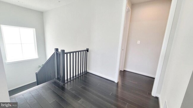 Building Photo - 14114 Dunlin St