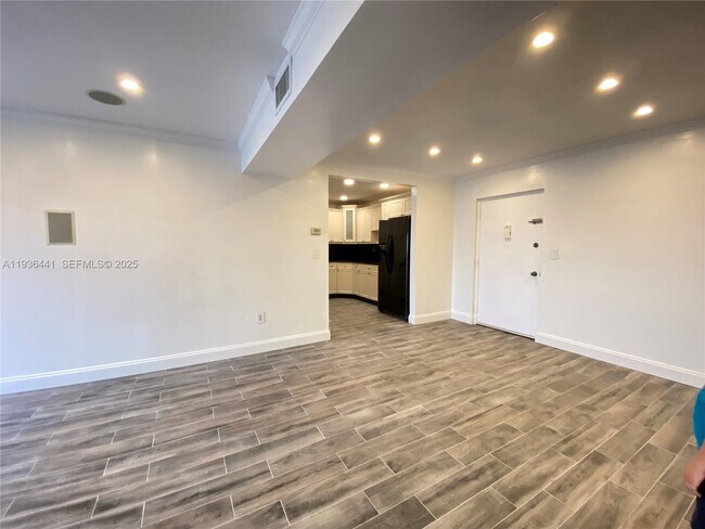 Building Photo - 17051 NE 35th Ave