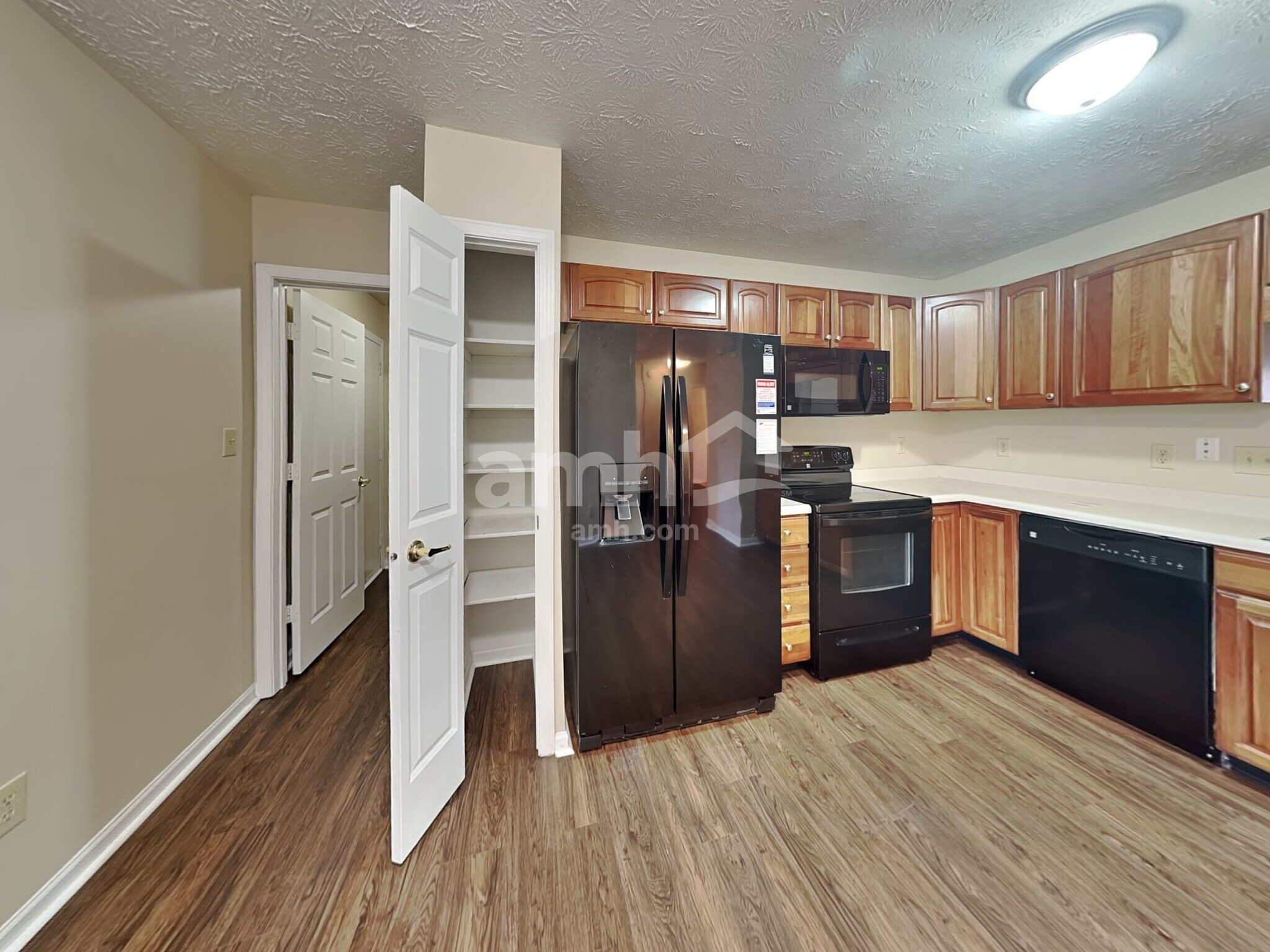 Building Photo - 10684 Summerwood Ln