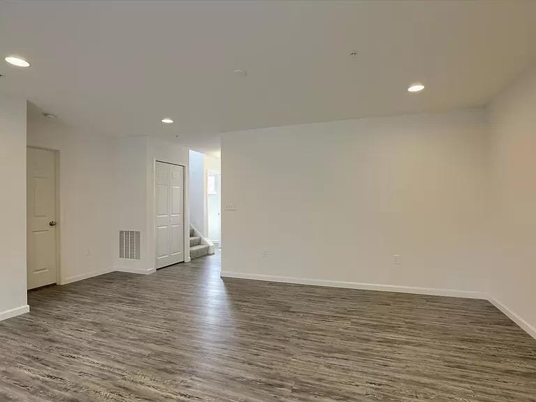Building Photo - 30 Fargreen Ct