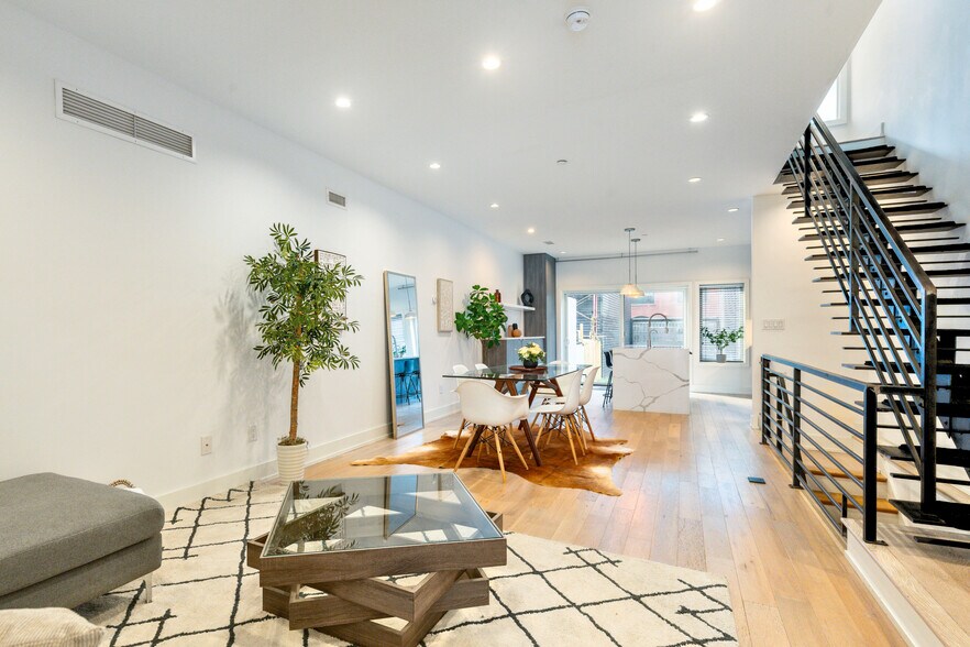 Building Photo - 2058 E Susquehanna Ave