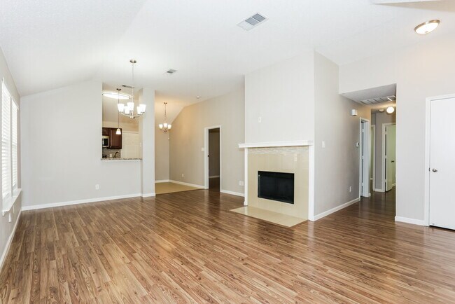 Building Photo - 327 Tioga Dr