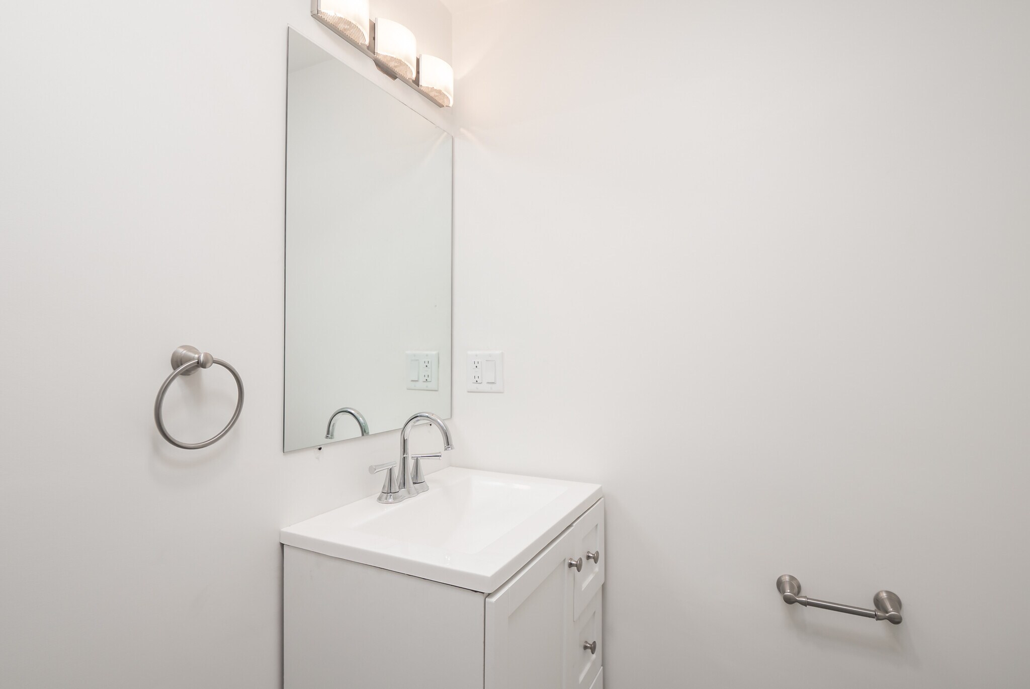 Building Photo - 92 Clinton Place Unit #2