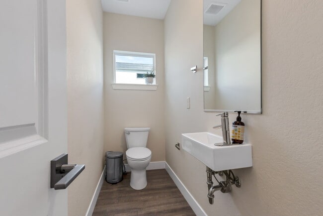 Building Photo - 3221 W Conejos Pl