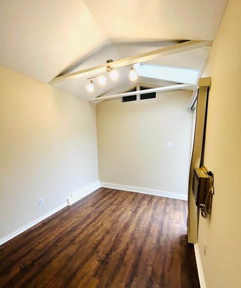 Bonus Room - 67 Windsor Ln