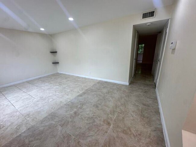 Building Photo - 5614 Blueberry Ct